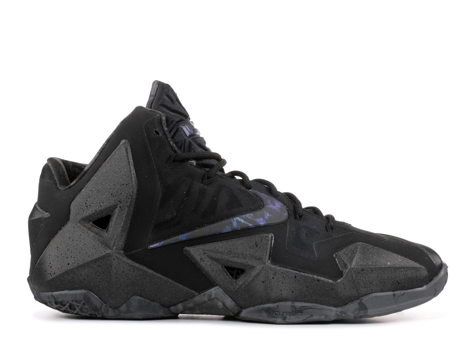 NIKE LEBRON 11 "BLACKOUT"