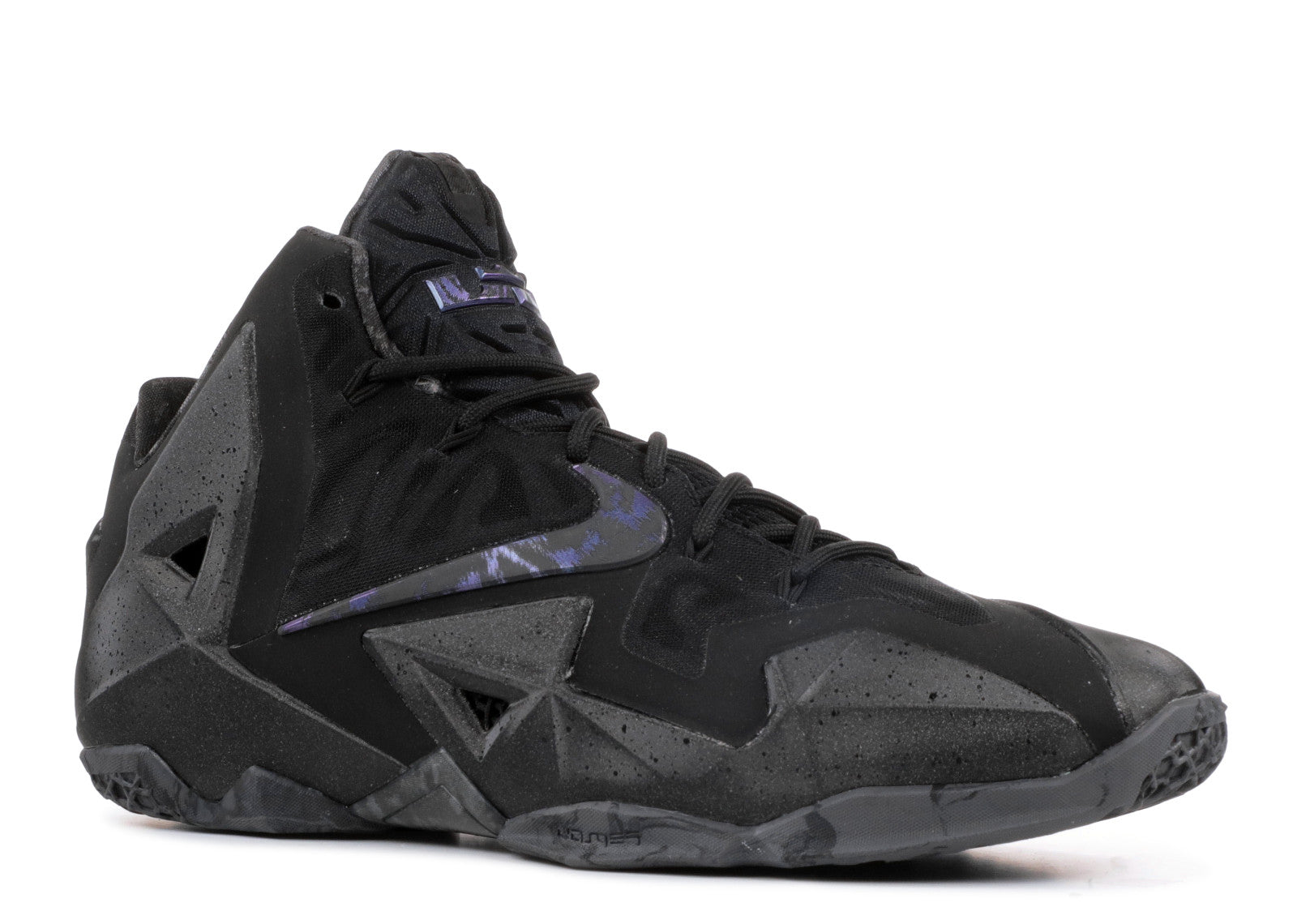 NIKE LEBRON 11 "BLACKOUT"