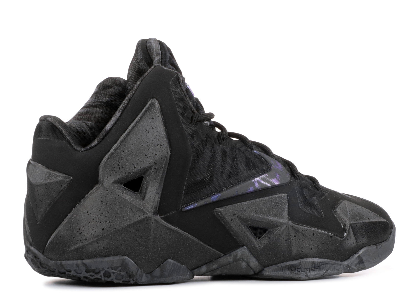 NIKE LEBRON 11 "BLACKOUT"