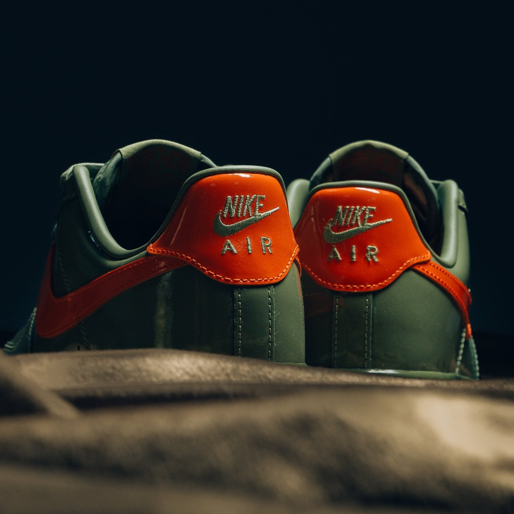 Nike Air Force 1 '07 Premium - Oil Green/Safety Orange