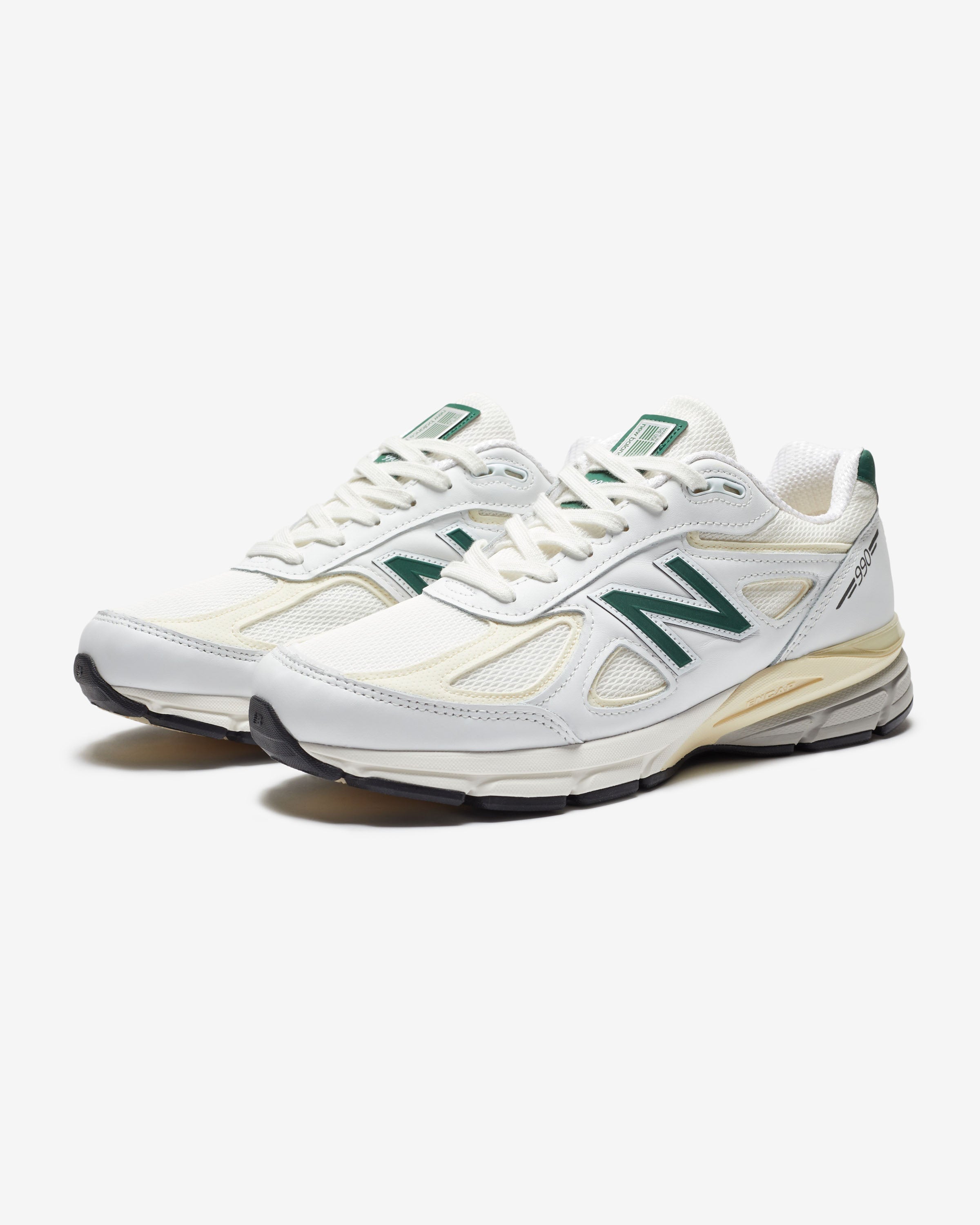 NEW BALANCE 990V4 - WHITE