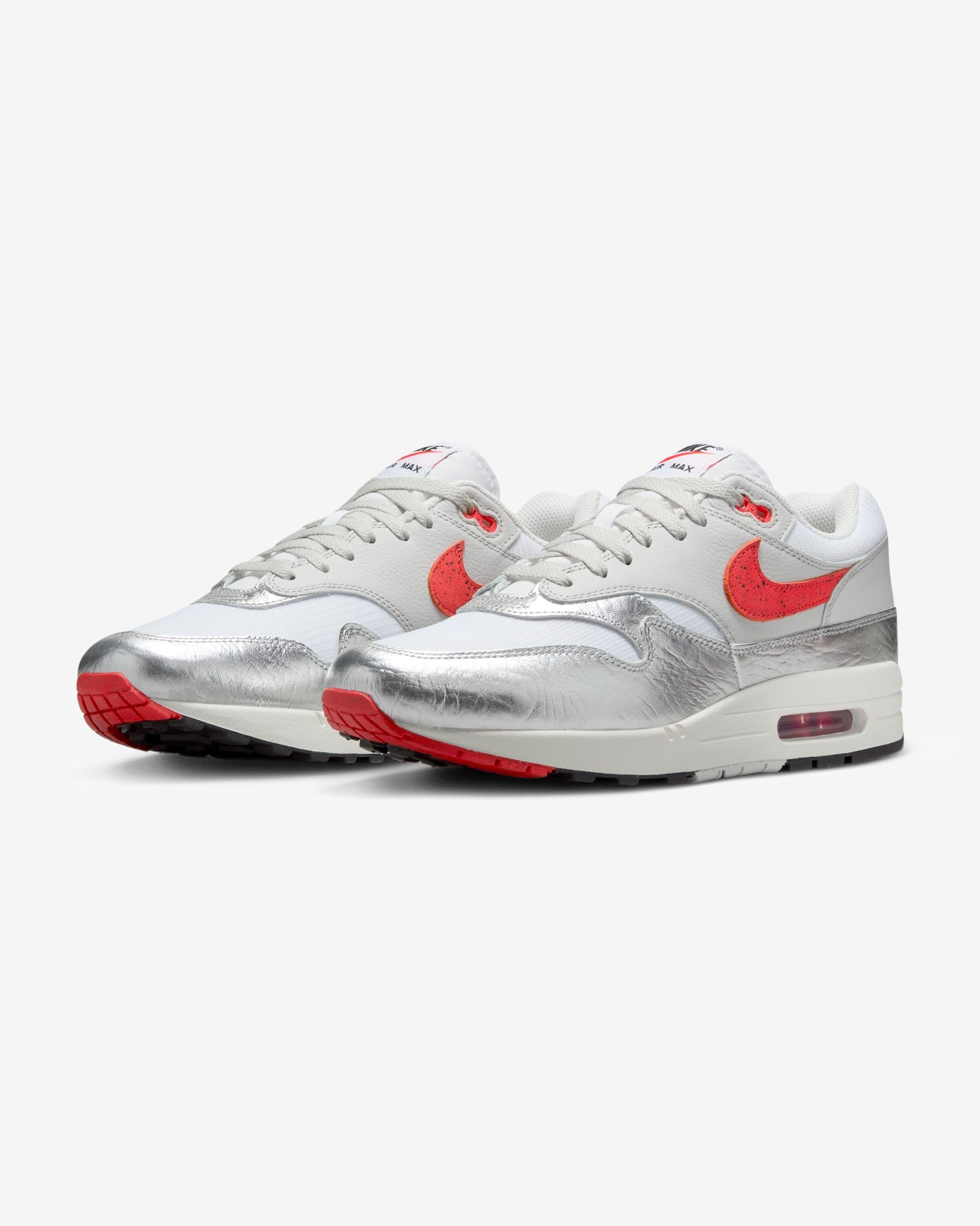 NIKE AIR MAX 1 PREMIUM - WHITE/ CHILERED/ METALLICSILVER