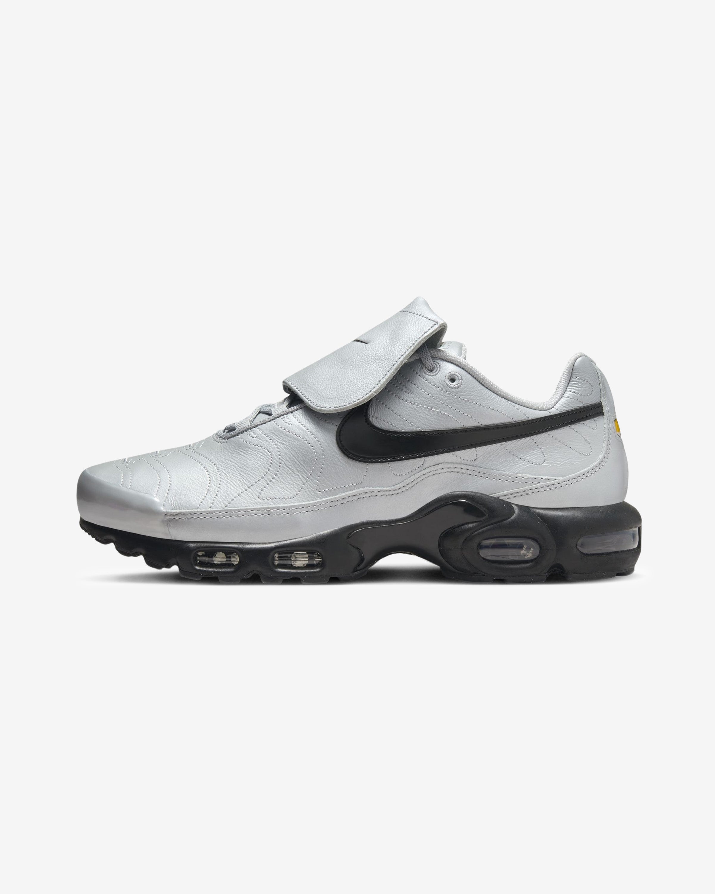 NIKE AIR MAX PLUS - WOLFGREY/ BLACK/ METALLICSILVER