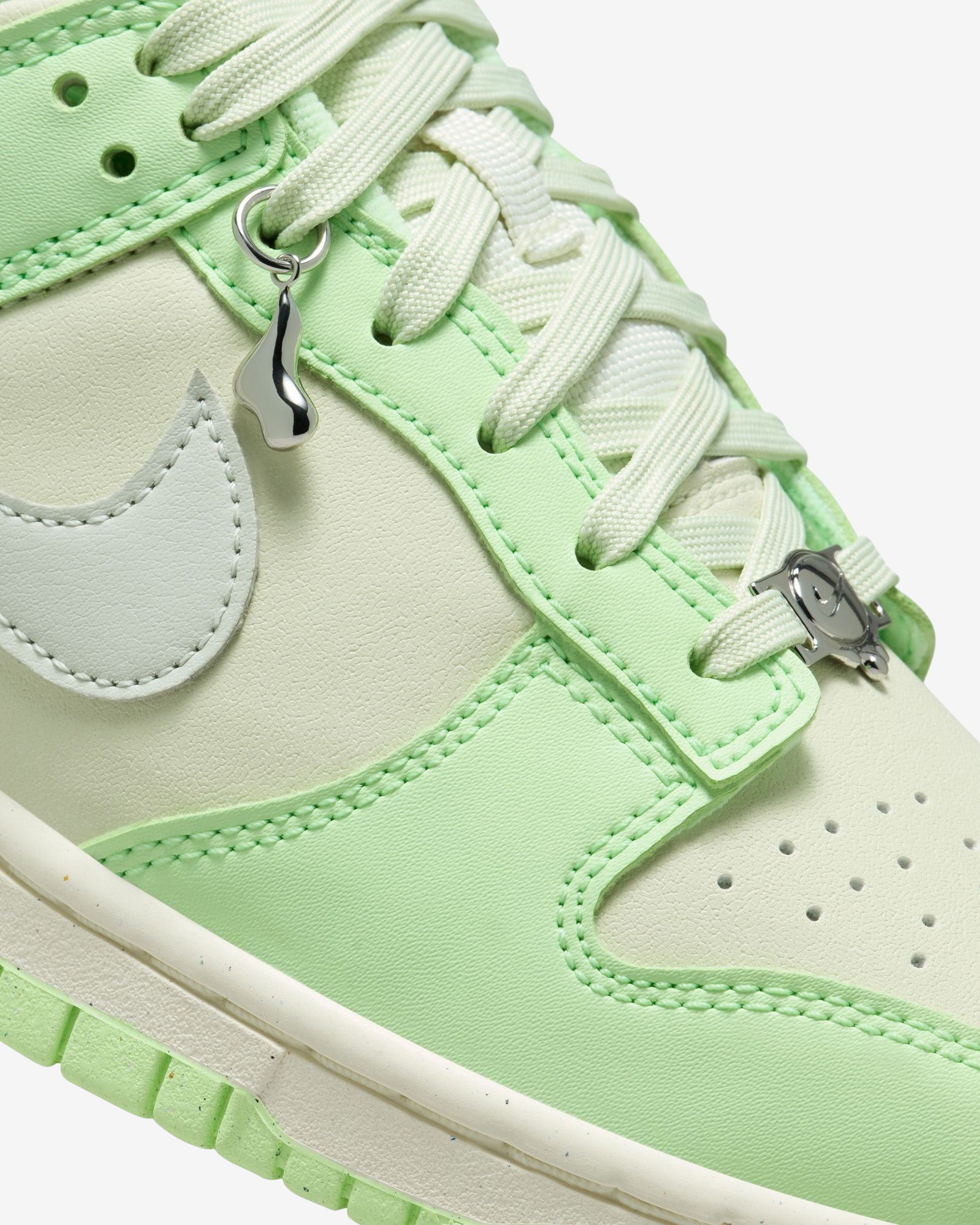 NIKE WOMEN'S DUNK LOW NN - SEAGLASS/ LIGHTSILVER