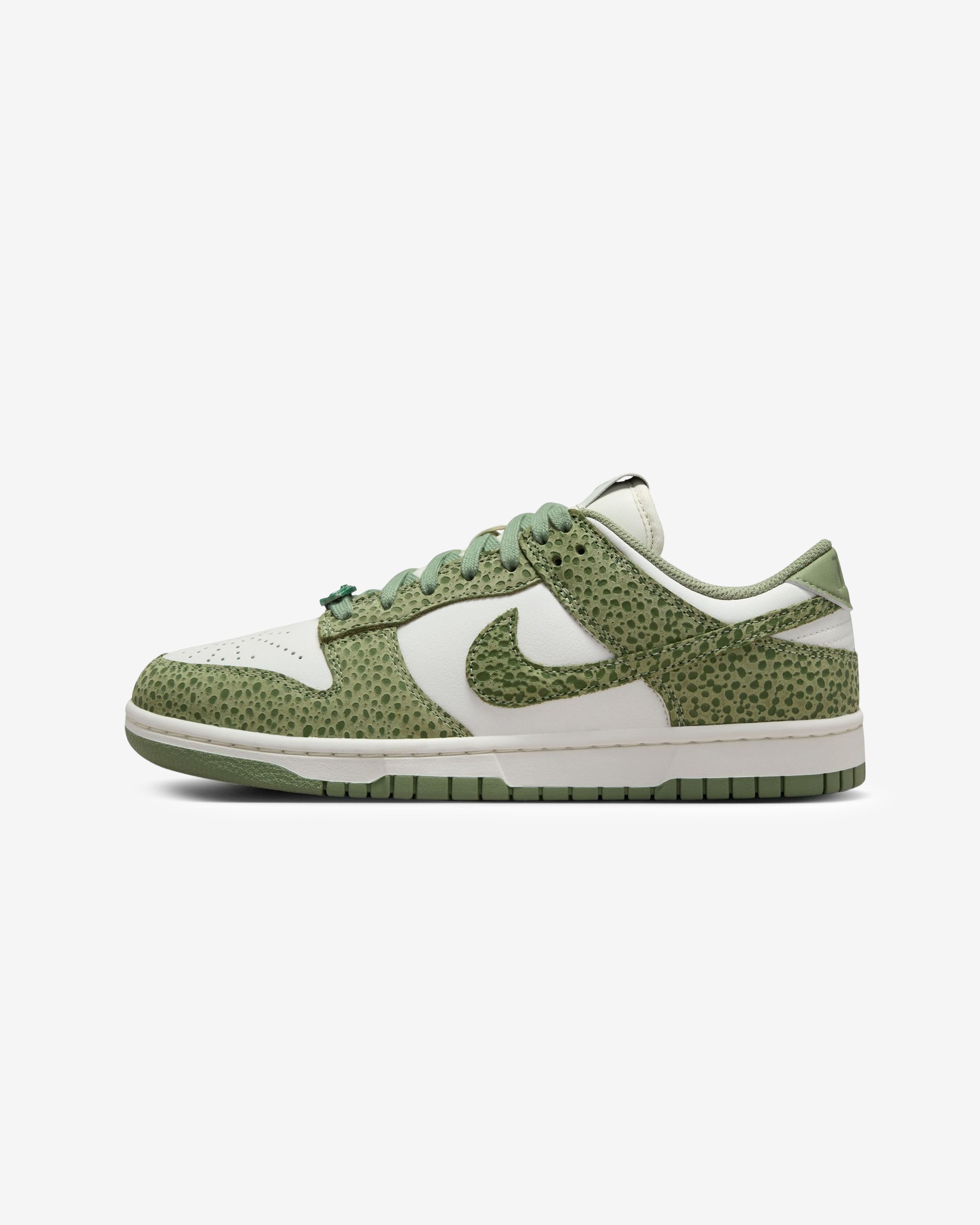 NIKE WOMEN'S DUNK LOW PRM - OILGREEN/ TREELINE/ SAIL