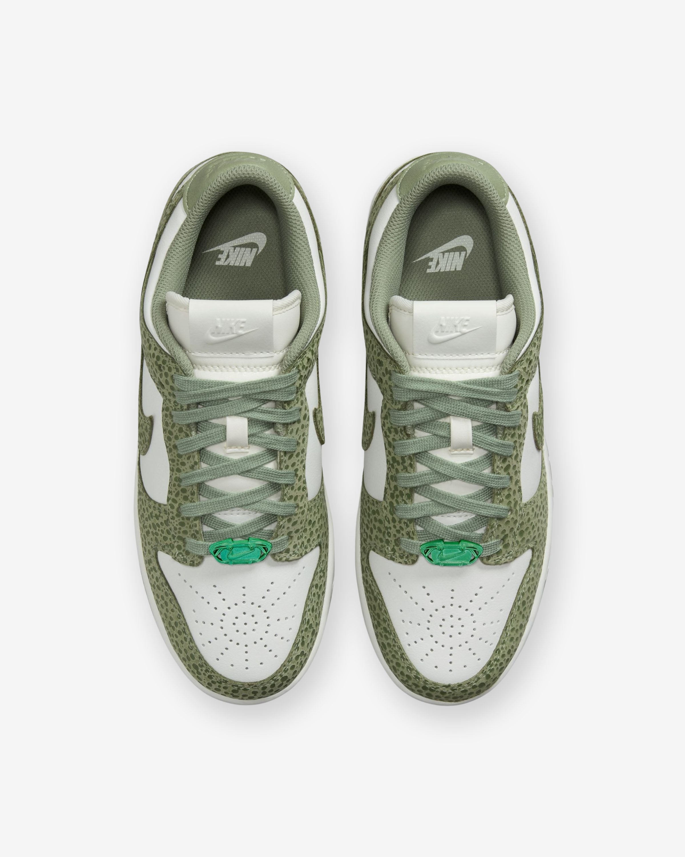 NIKE WOMEN'S DUNK LOW PRM - OILGREEN/ TREELINE/ SAIL