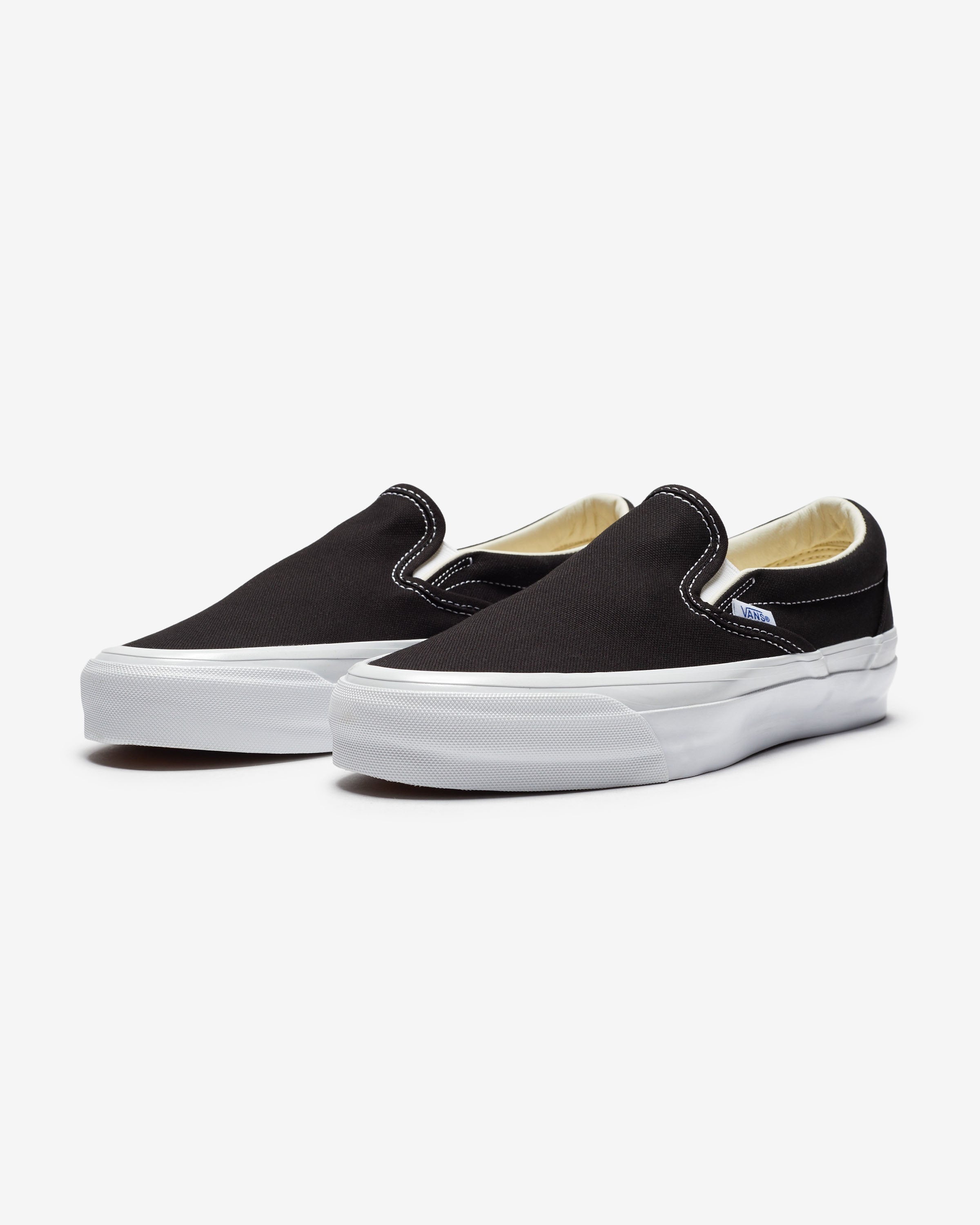 VANS PREMIUM SLIP-ON 98 - BLACK/ WHITE